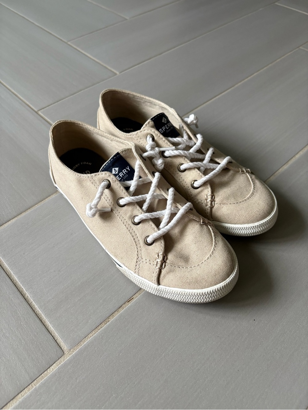 Sperry Topsider Lounge Away Damson Boat Shoes | Sand